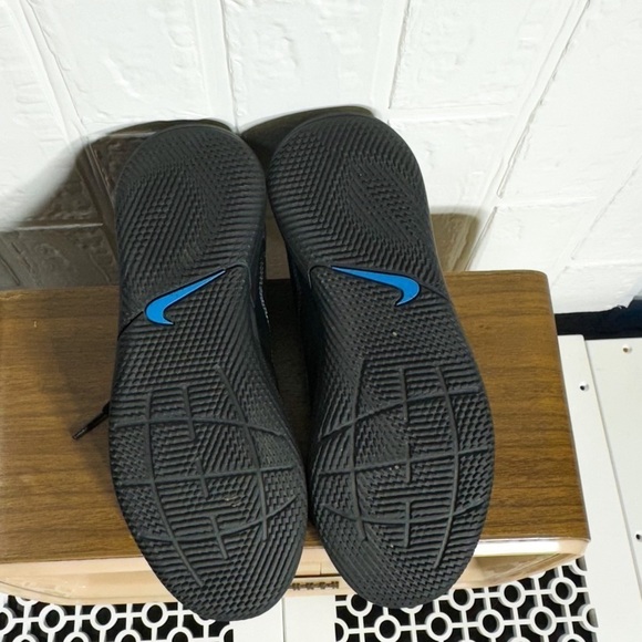 Nike Youth Tiempo Legend 9 Club Indoor Shoes Size 2 - Picture 4 of 5